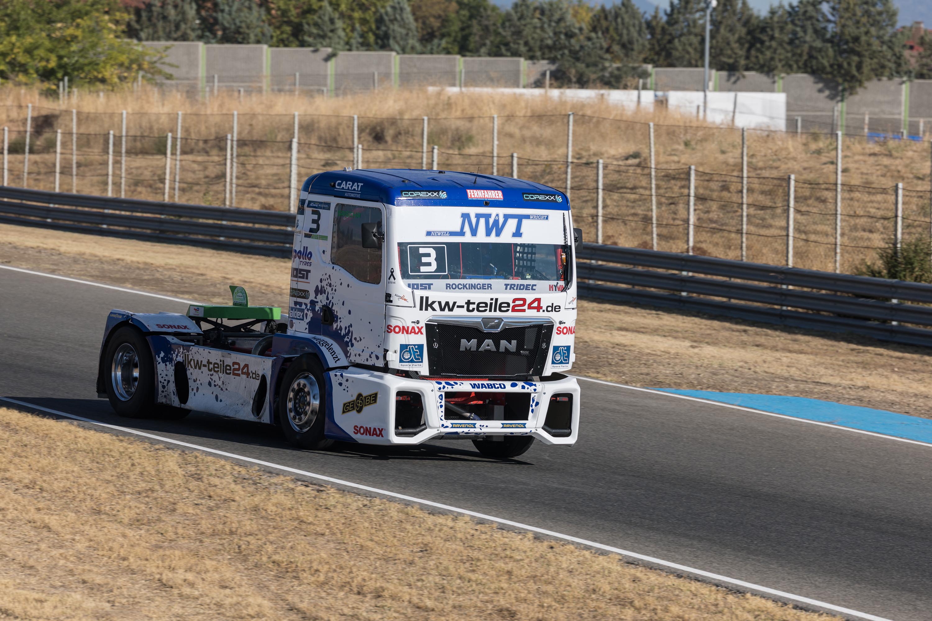 JARAMA QUALIFYING SHAKES UP CHAMPIONSHIP BATTLES